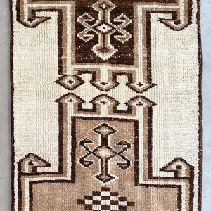 4635 Handwoven Vintage Rug 3’3x11’8