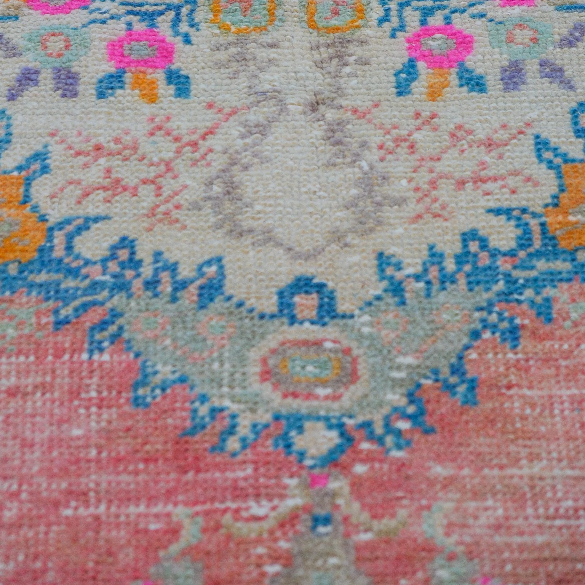 7081 Handwoven Vintage Rug 3x6'7