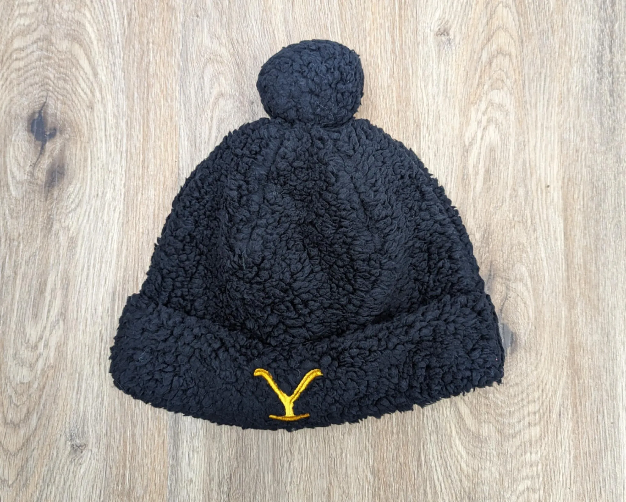 Black A522394 Yellowstone x BumbleBella by Jill Martin Sherpa Beanie