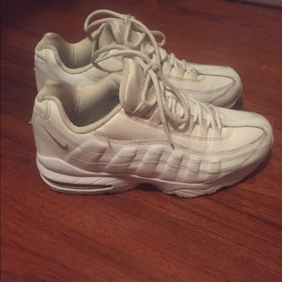 Boys 7Y White/Off White Nike Air Max Sneakers