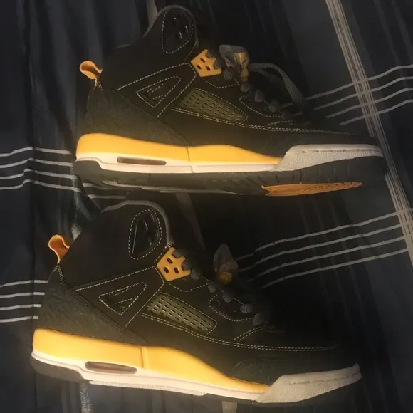Boys Jordan Spizike