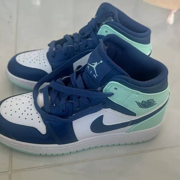 Brand new Nike Air Jordan sneakers, kids size 5.5. Turquoise, navy. Rare!