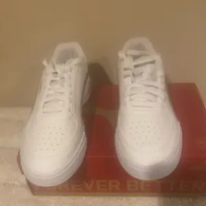 Brand New Youth/Women Puma Sneakers