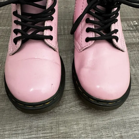 Dr. Martens Toddler 1460 Patent Leather Lace Up Boots in Pale Pink Size 9