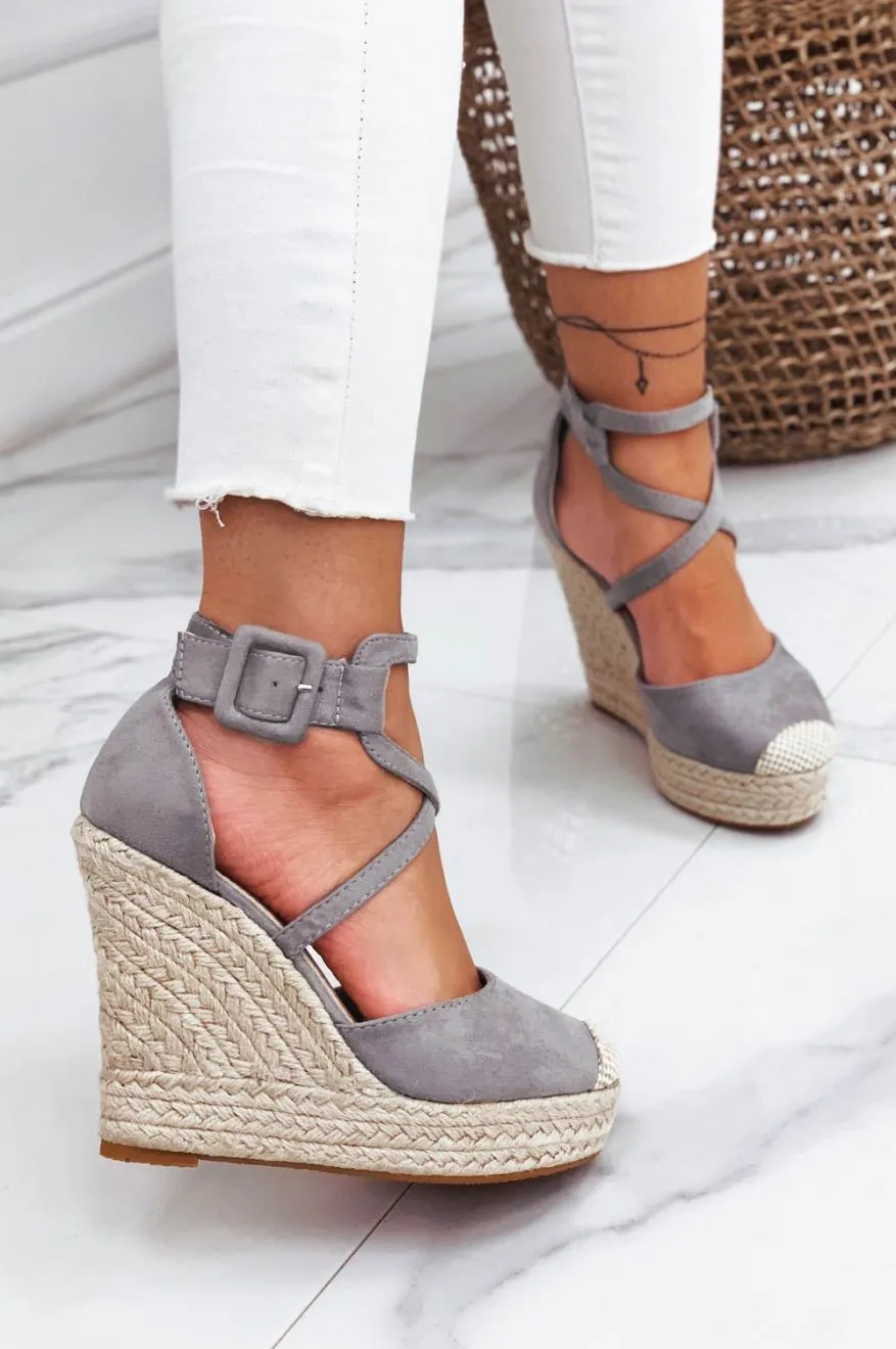 Espadrilles grigie con zeppa e fasce ad incrocio