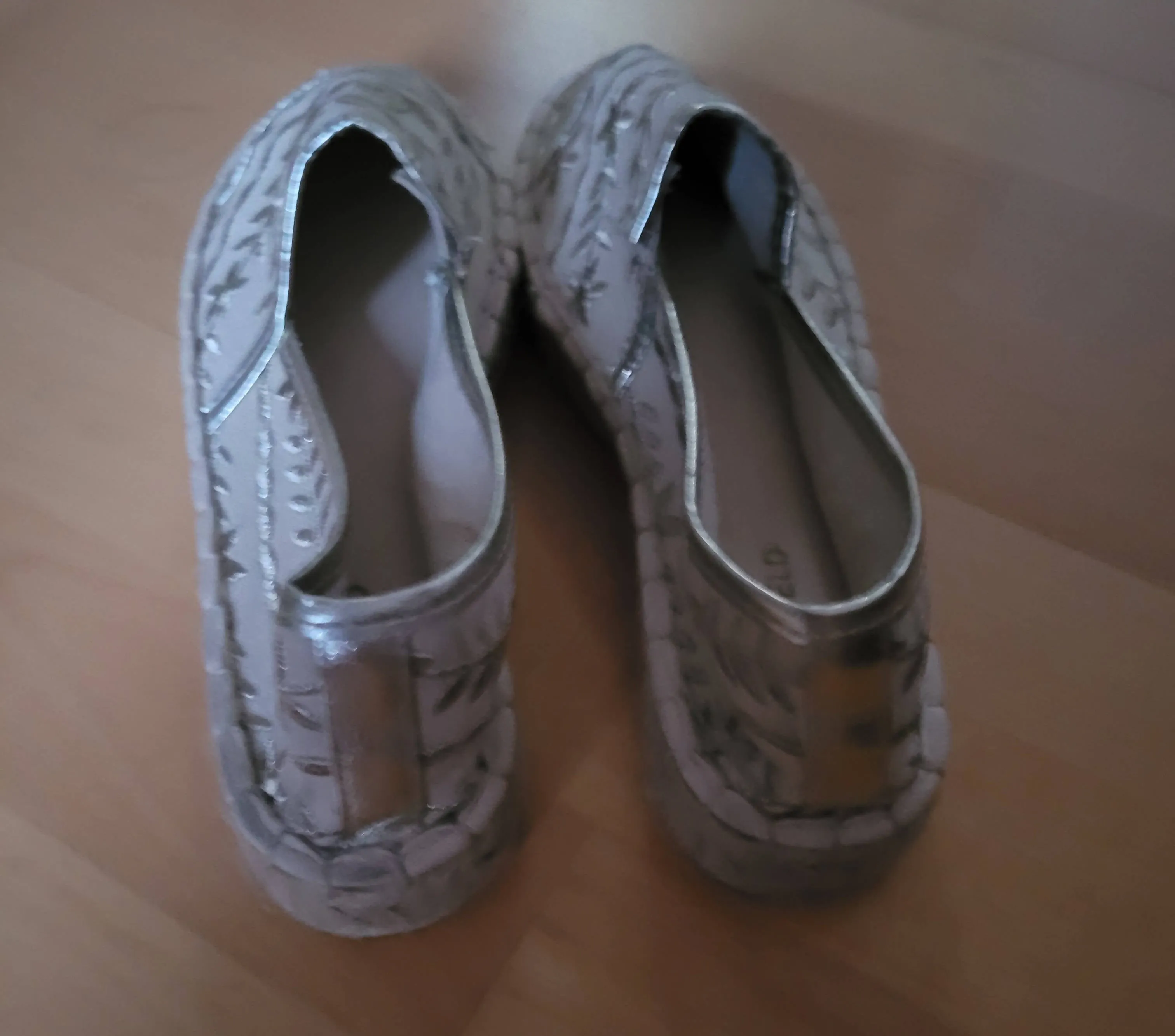 Espadrilles mit Verzierungen, Grösse 36