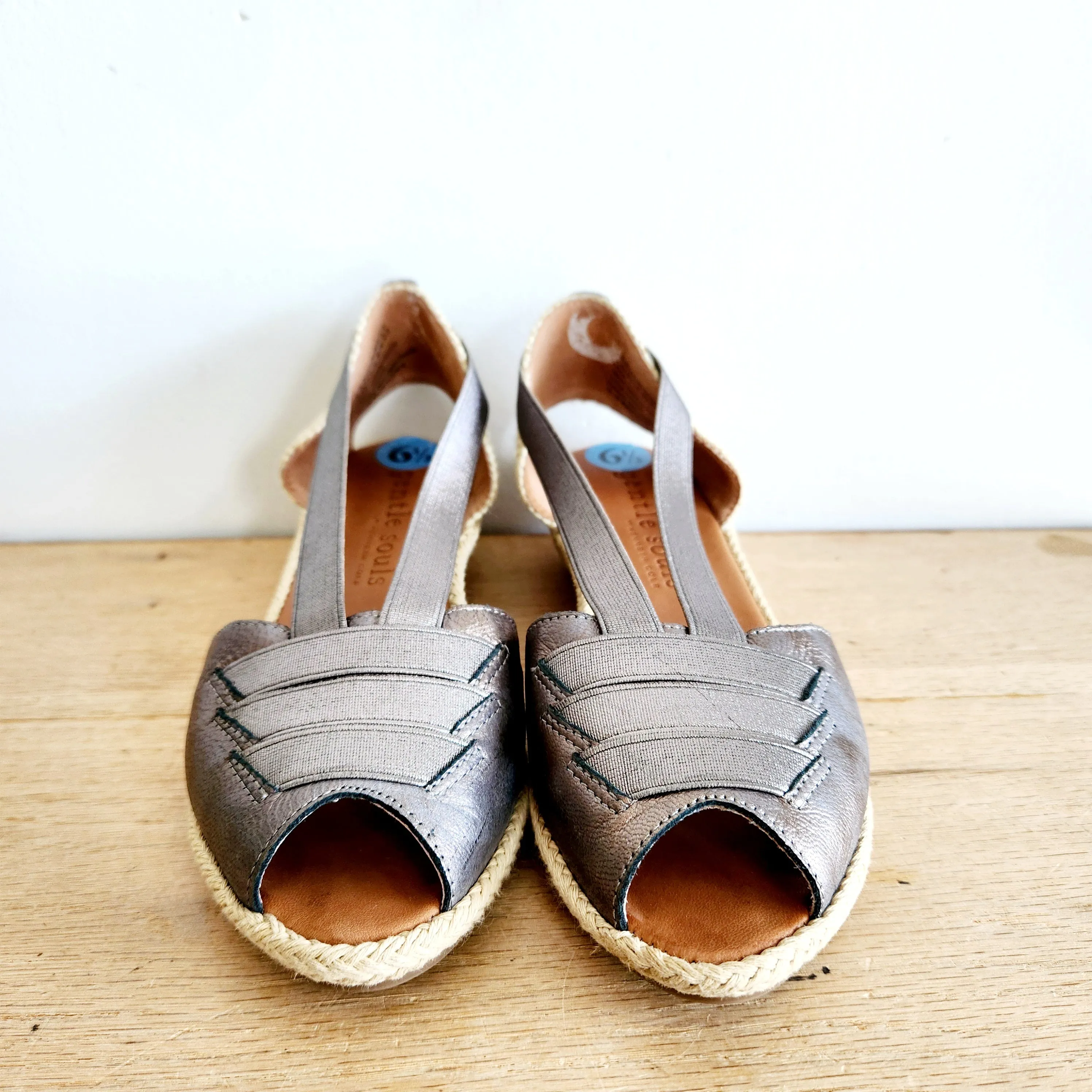 Gentle Souls Metallic Leather Espadrilles - size 6.5