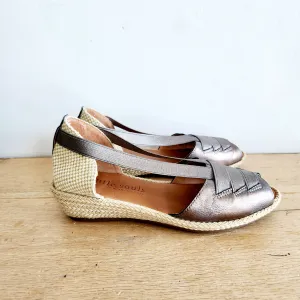 Gentle Souls Metallic Leather Espadrilles - size 6.5