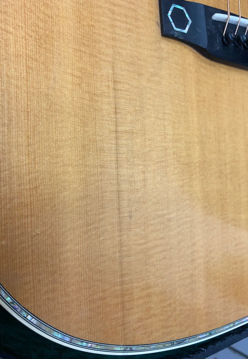 Martin DC-Aura Dreadnought Cutaway 2005
