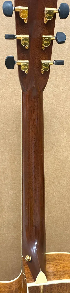 Martin DC-Aura Dreadnought Cutaway 2005