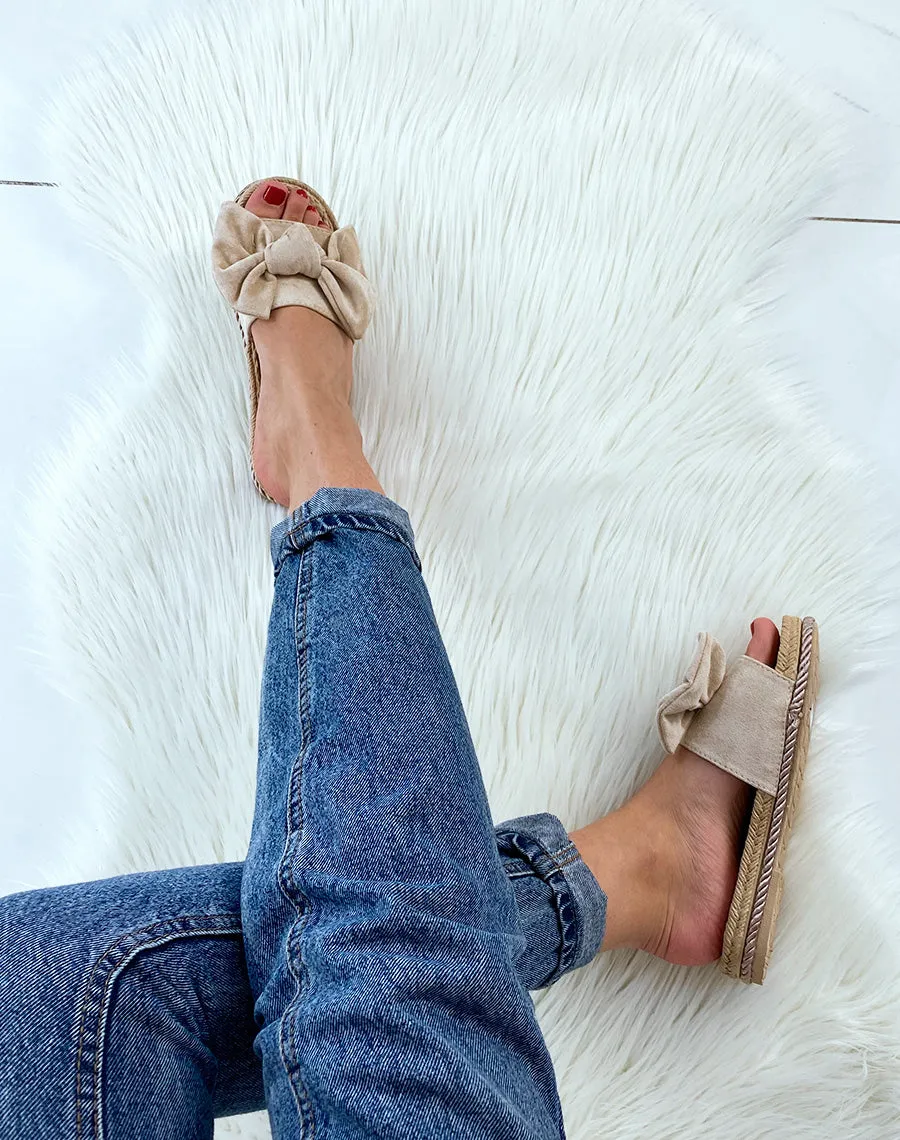 Mules beiges styles espadrilles à gros nœud