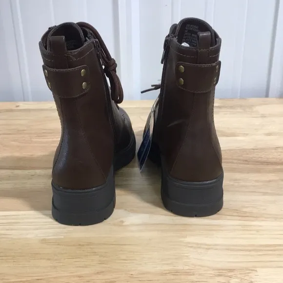 New WB Woman’s White Mountain Chevy DK Brown Smooth Boots
