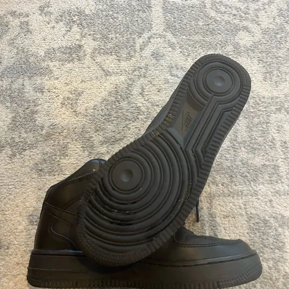 Nike Air Force 1 Mid LE &quot;Black&quot; Grade School Boys' Shoe
