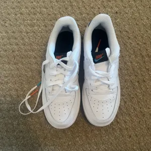 Nike Youth Air Force 1 White Sneakers