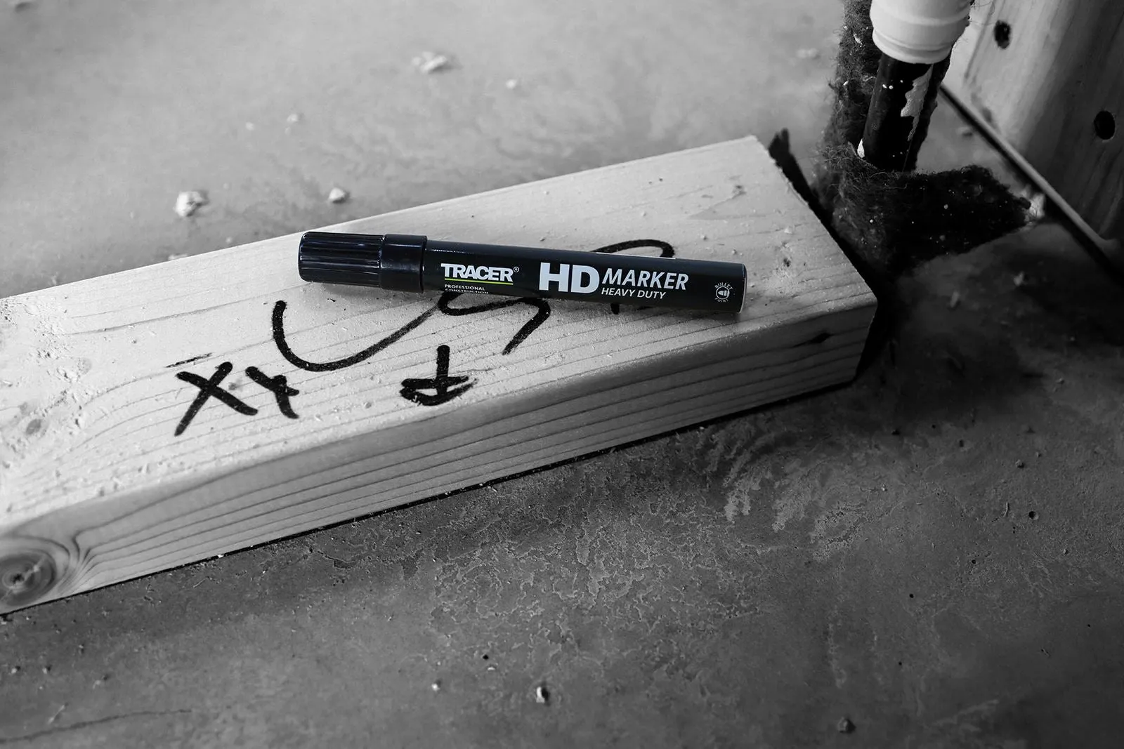 TRACER Heavy Duty Permanent Marker Pen Black 1-3mm Bullet Point