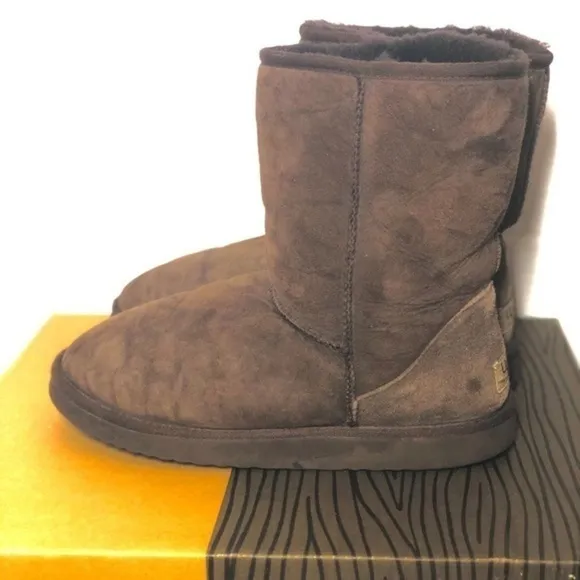 UGG BOOTS CLASIC SIZE 6 WOMEN’S