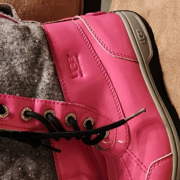 UGG Butte Pink boots youth Size 1 lace up waterproof winter snow boots