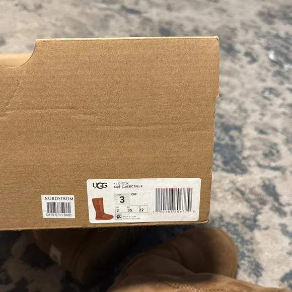 UGG kids classic tall II